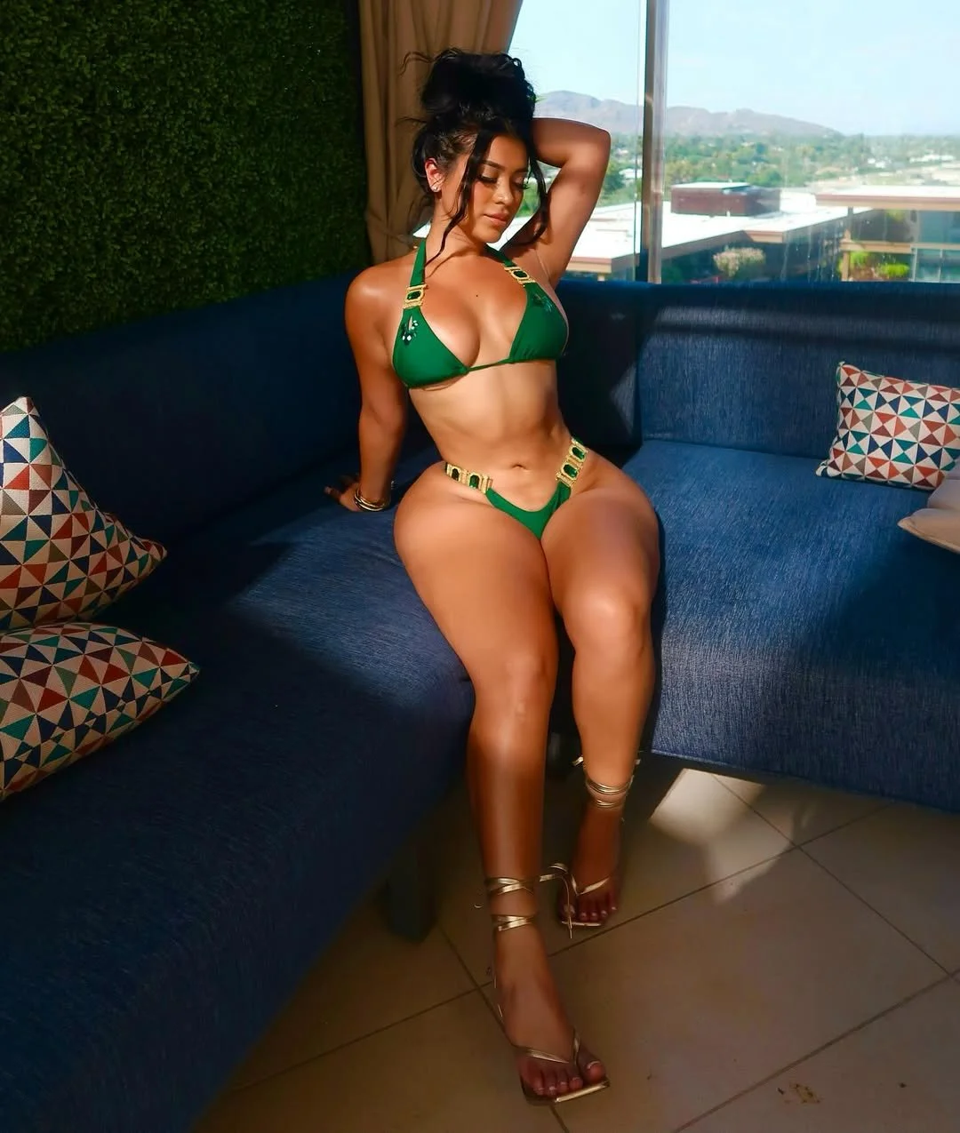 goon to latina hips and legs 2 image 3