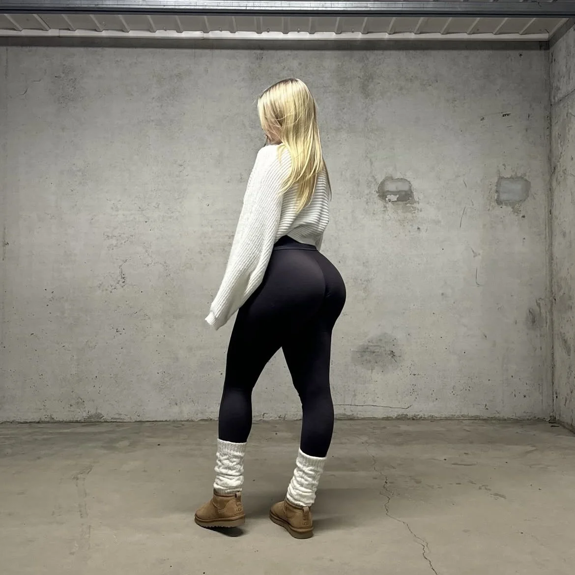 Finnish slut with a big fat ass, her kik is @sarawithabigass image 15