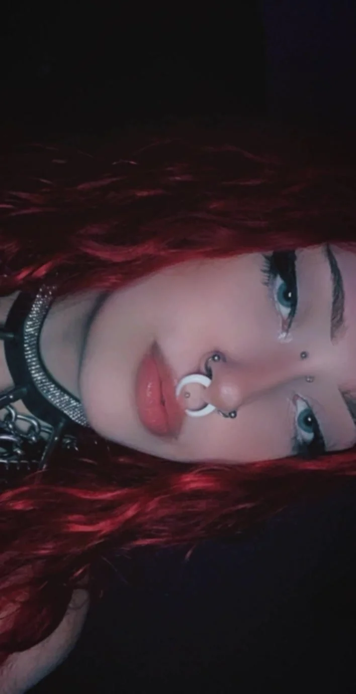 You like my red hair? main image