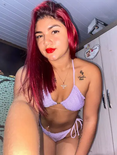 Ruivinha safada é comprometida mas adora exibir o rabo para os machos 😈 cover image