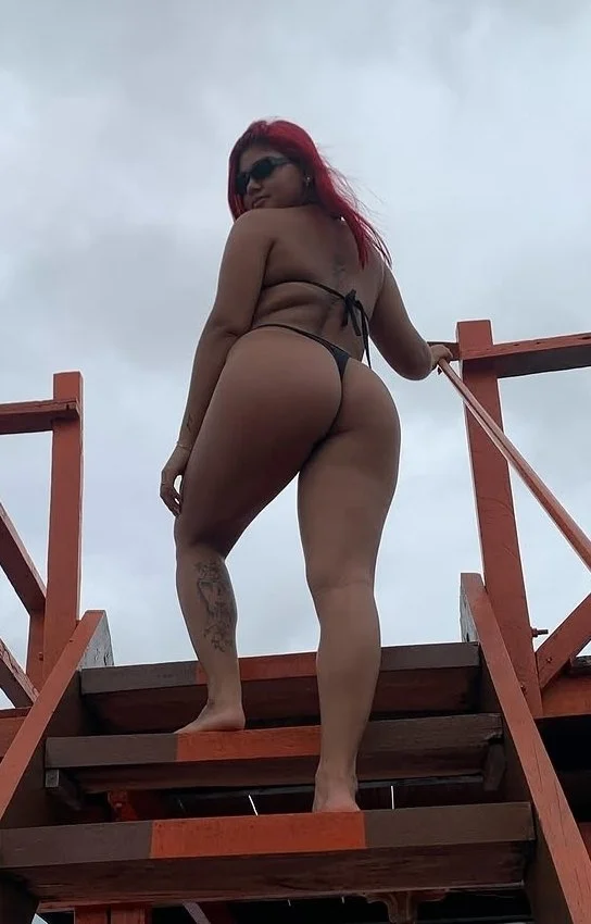 Ruivinha safada é comprometida mas adora exibir o rabo para os machos 😈 image 15