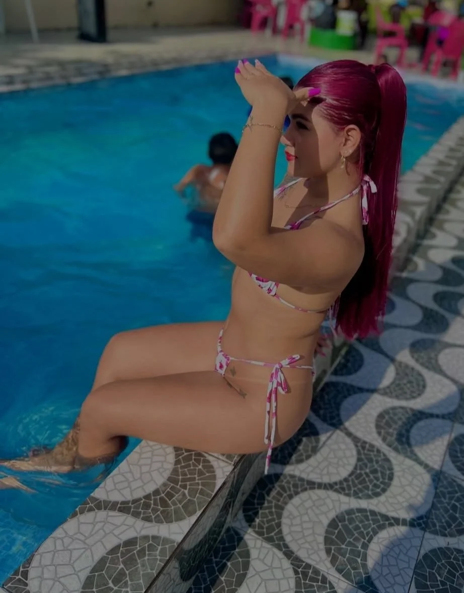 Ruivinha safada é comprometida mas adora exibir o rabo para os machos 😈 image 5