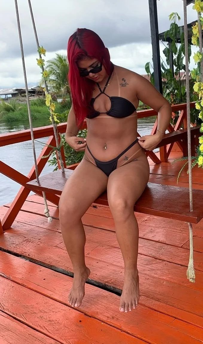 Ruivinha safada é comprometida mas adora exibir o rabo para os machos 😈 image 9