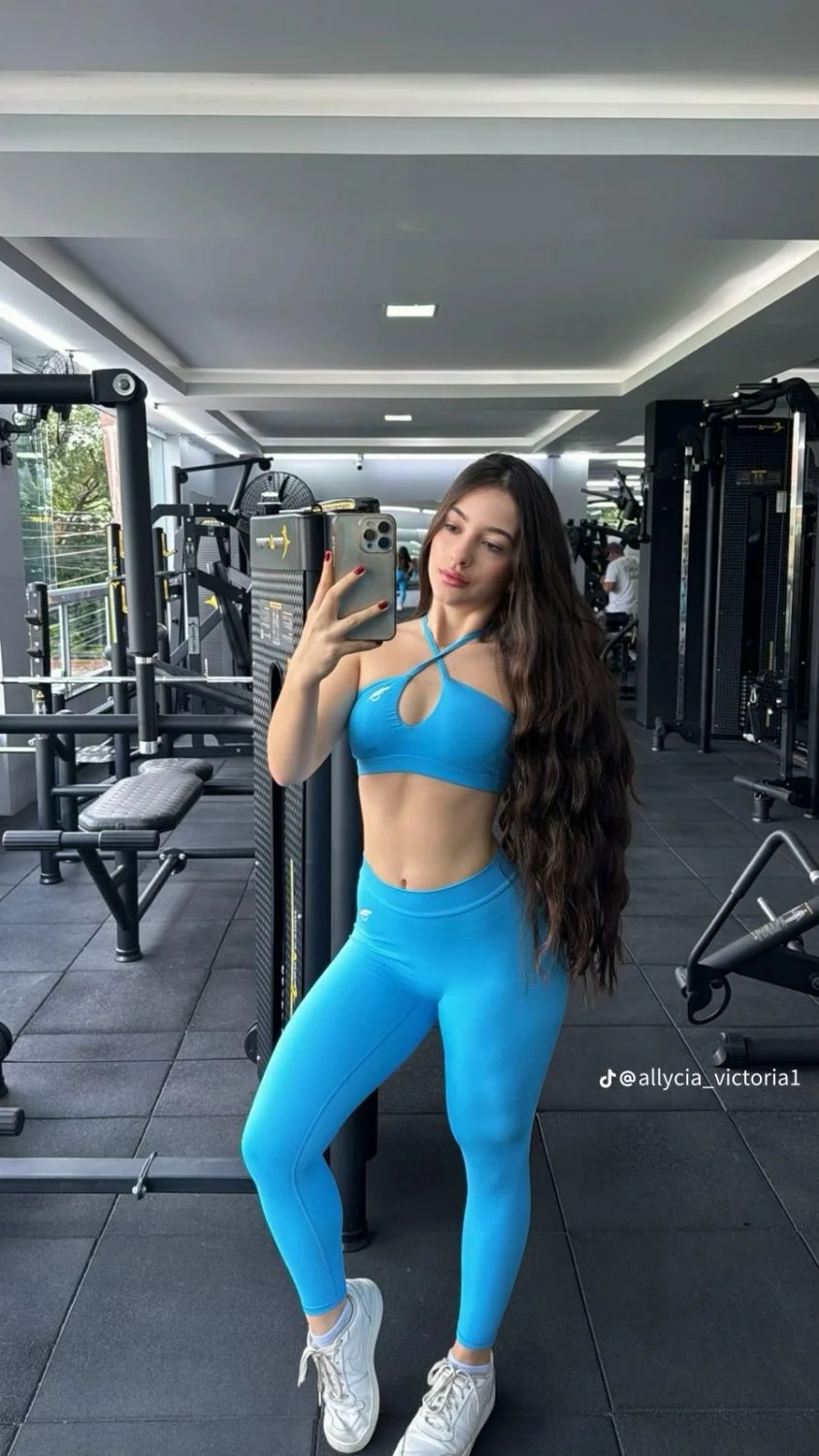 Novinha puta exibida do tiktok image 3