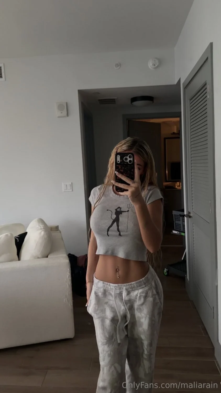 LOST HER V-CARD TO BBC image 11