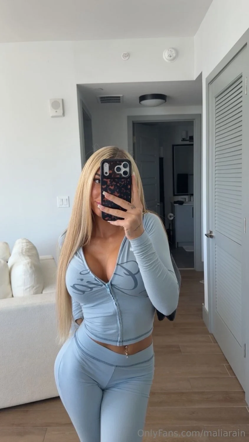 LOST HER V-CARD TO BBC image 36
