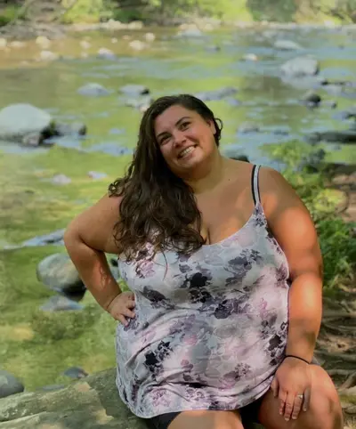 Gorgeous BBW MILF get her pussy shaved cover image