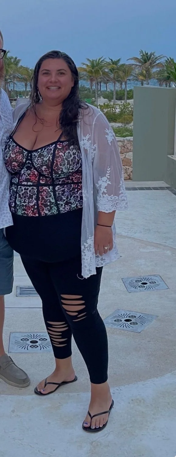 Gorgeous BBW MILF get her pussy shaved image 11