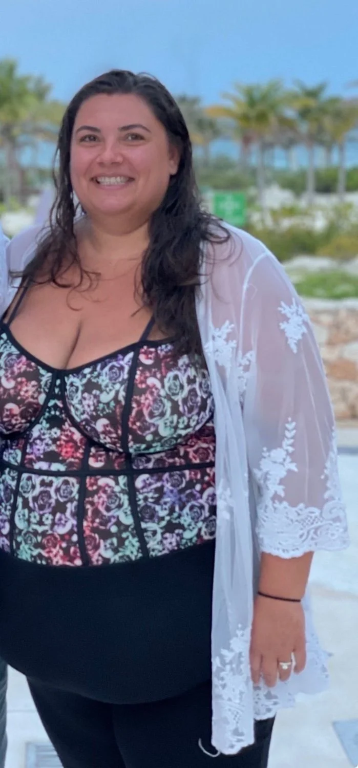 Gorgeous BBW MILF get her pussy shaved image 2