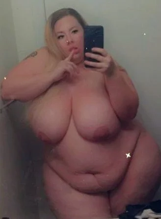 My ideal ssbbw 😍😍😍 want her fat ass so badd !!! image 18