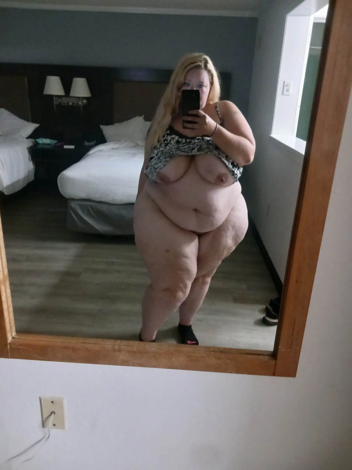 My ideal ssbbw 😍😍😍 want her fat ass so badd !!! image 7