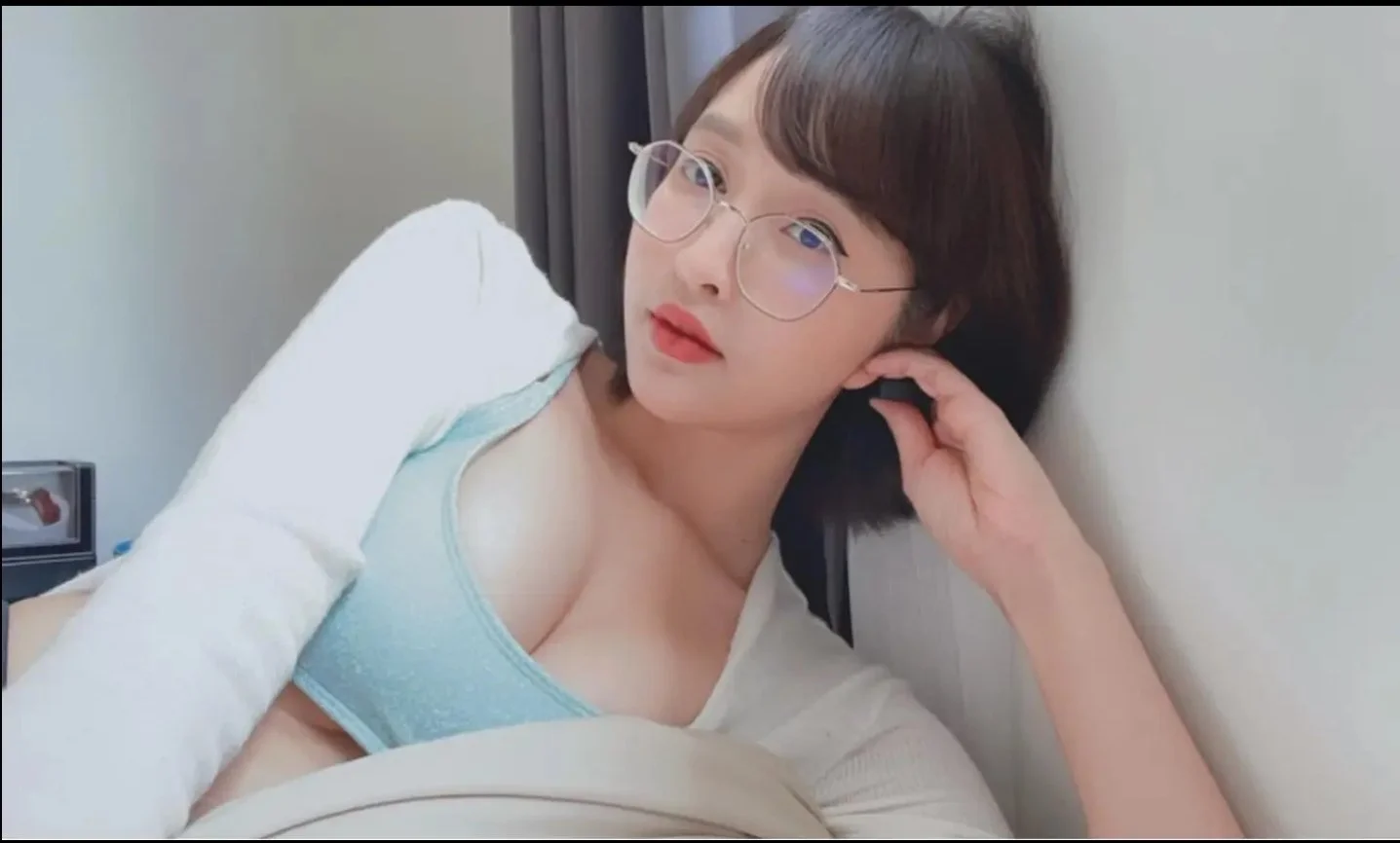 Hot Asian Babe main image