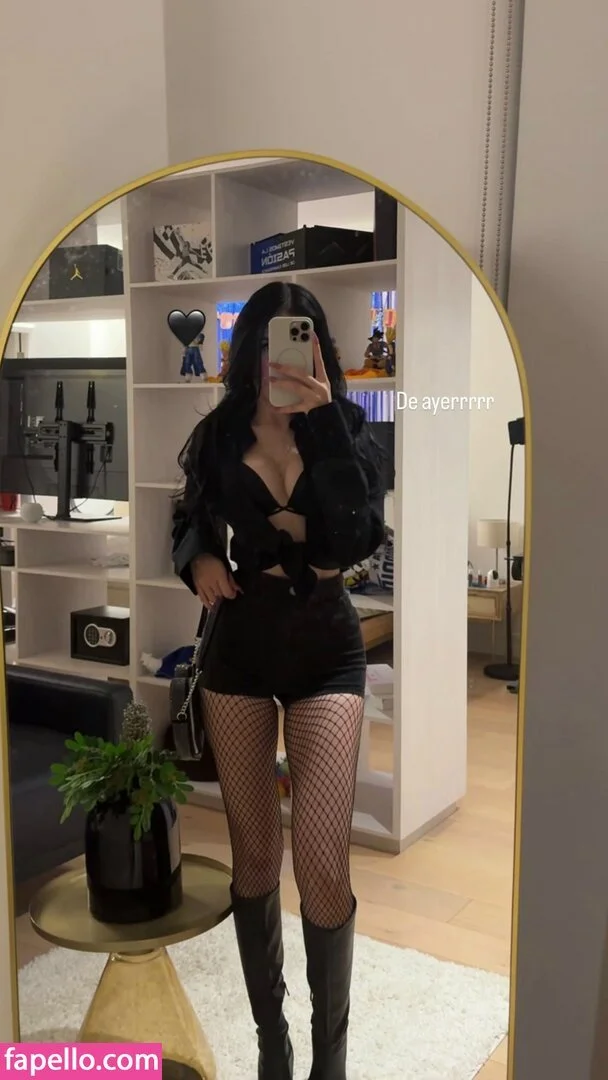 mariana grimaldi🥵🤤 image 8