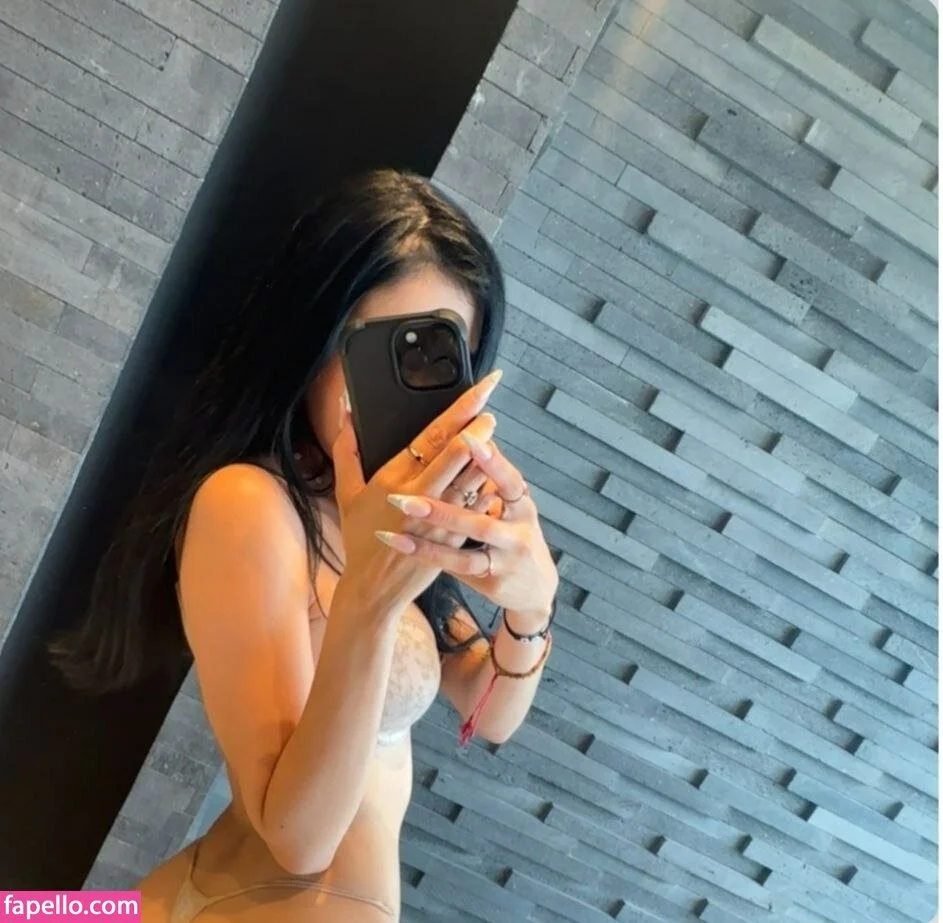 mariana grimaldi🥵🤤 image 9