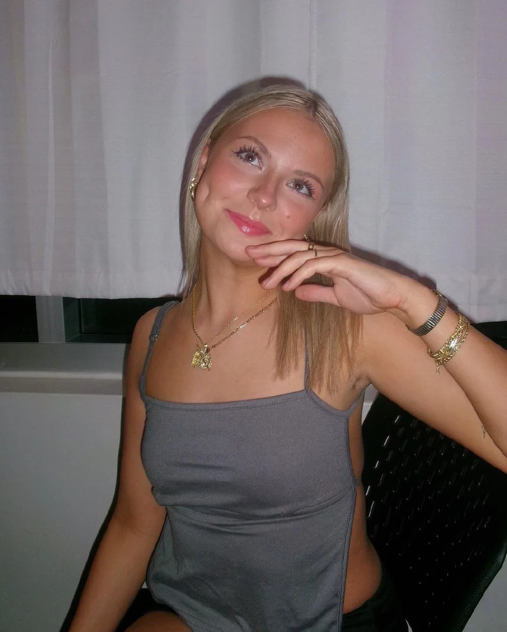 Sexy blonde webslut teen Sarah image 13