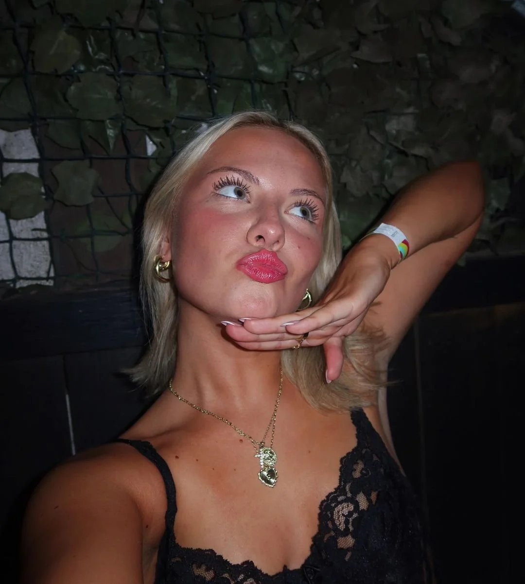 Sexy blonde webslut teen Sarah image 5