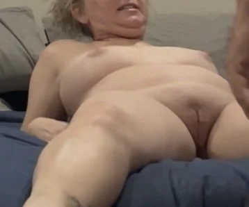 Sexy Christian MILF Susan image 12