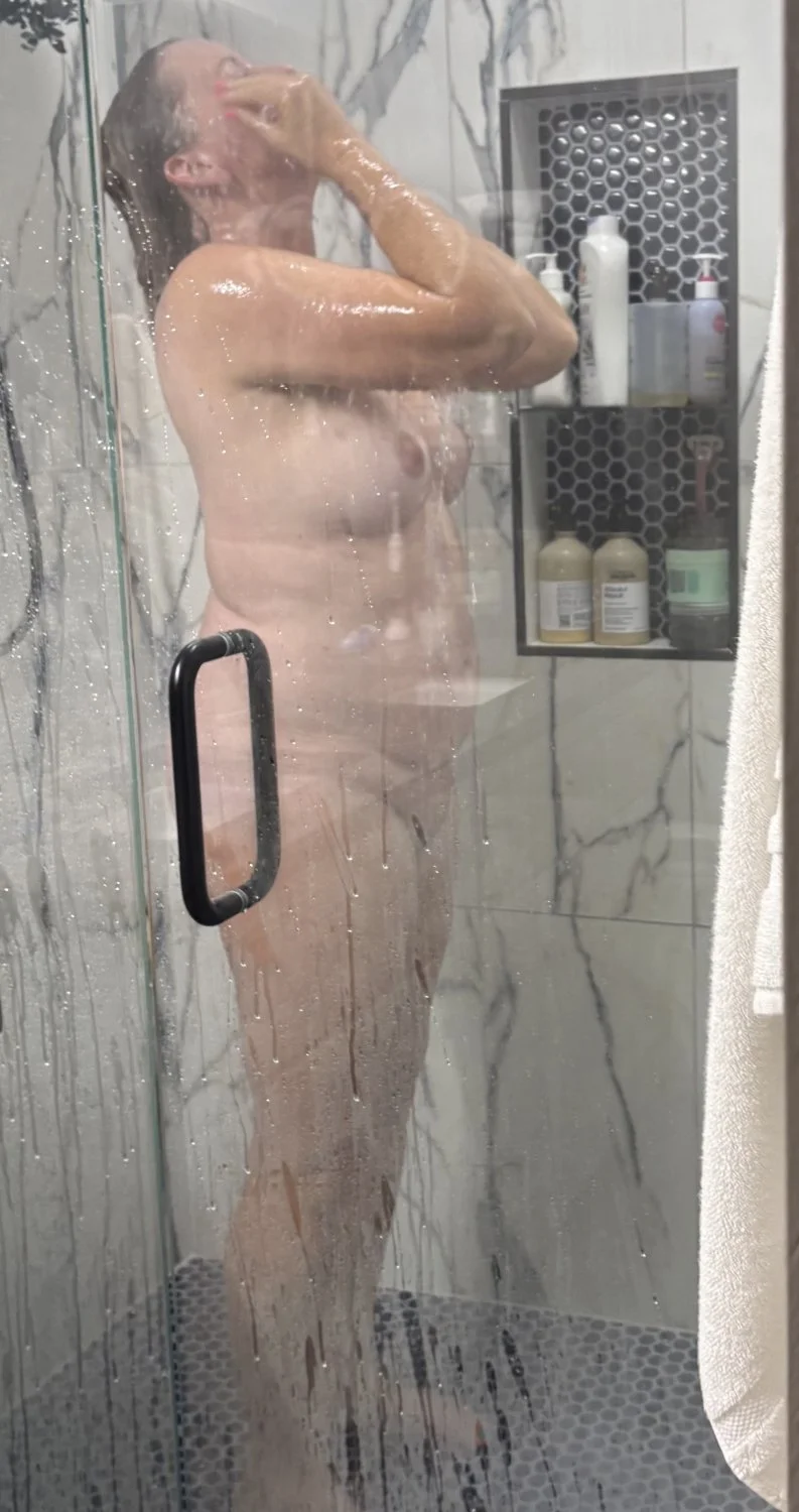 Sexy Christian MILF Susan image 3