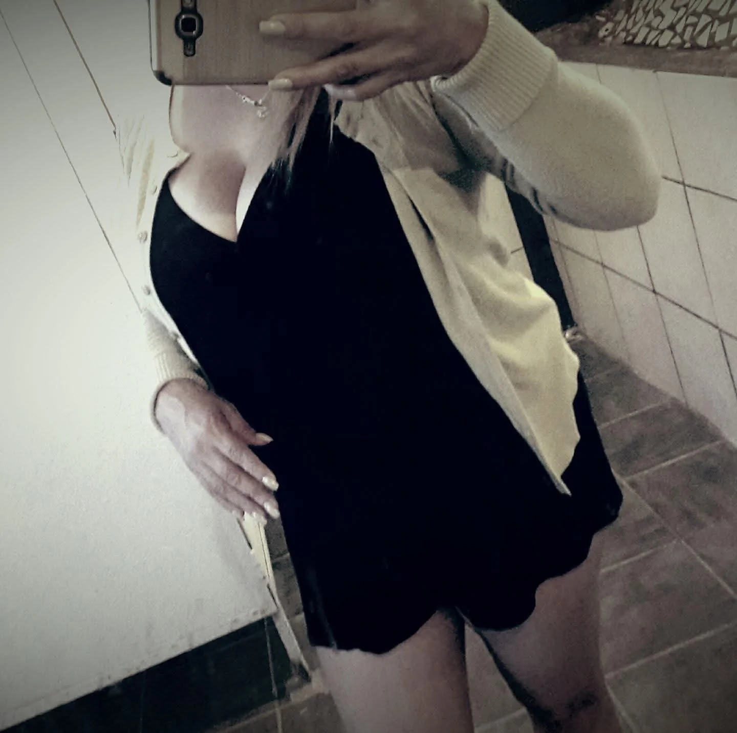 Madura latina de Facebook image 3