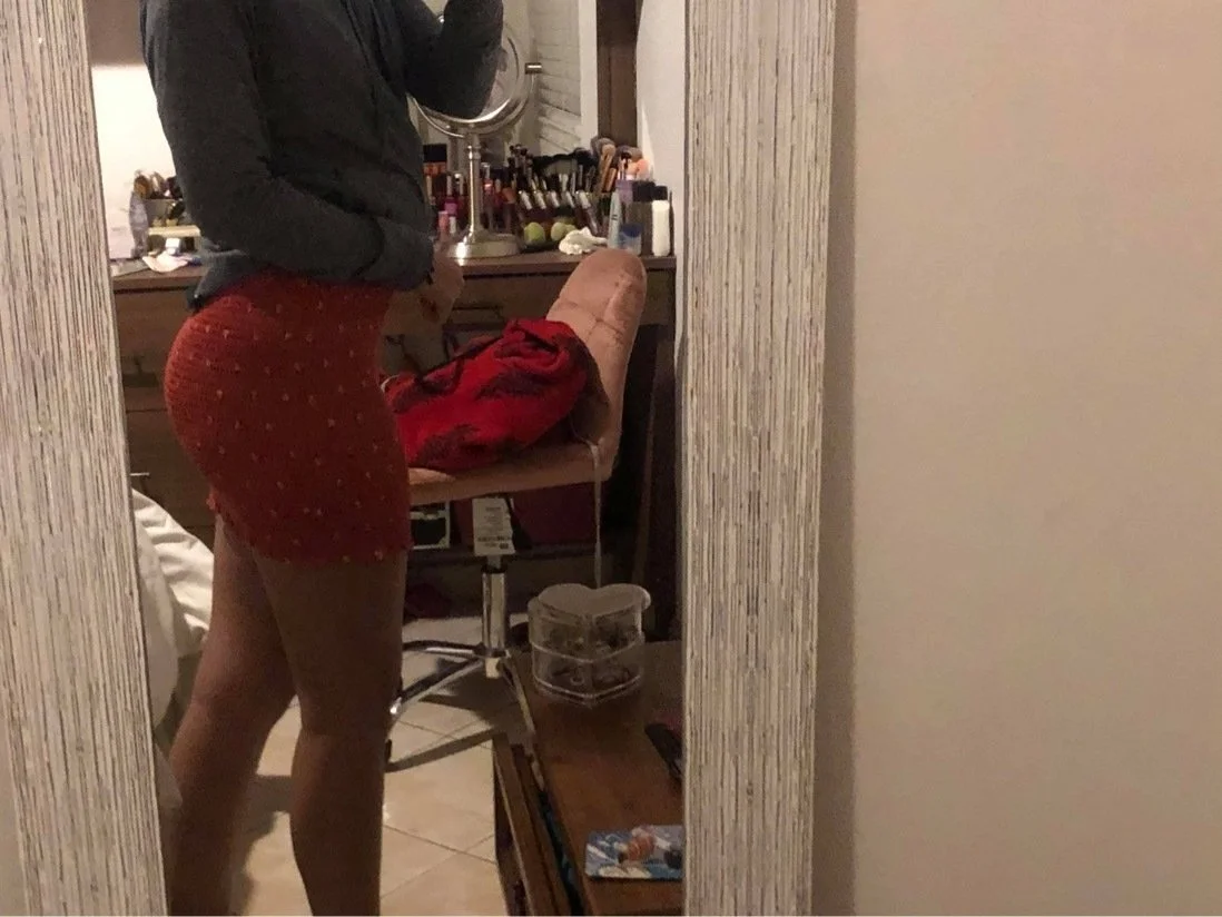 chick shows off her nice ass image 9