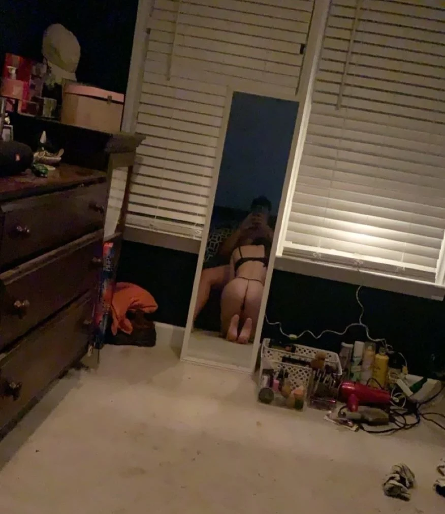 College cheer slut sextapes 18+ (2) main image