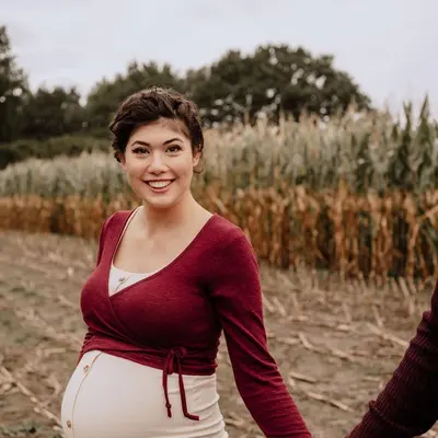 Lisa, 20yo, pregnant cover image