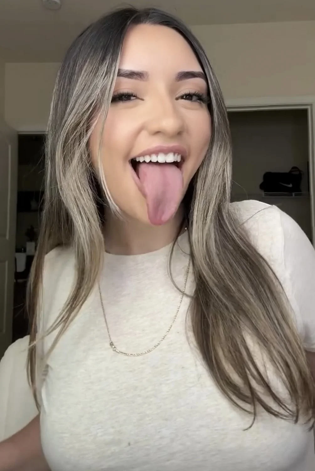 Gorgeous latina with an incredible tongue is begging to get throatfucked image 17