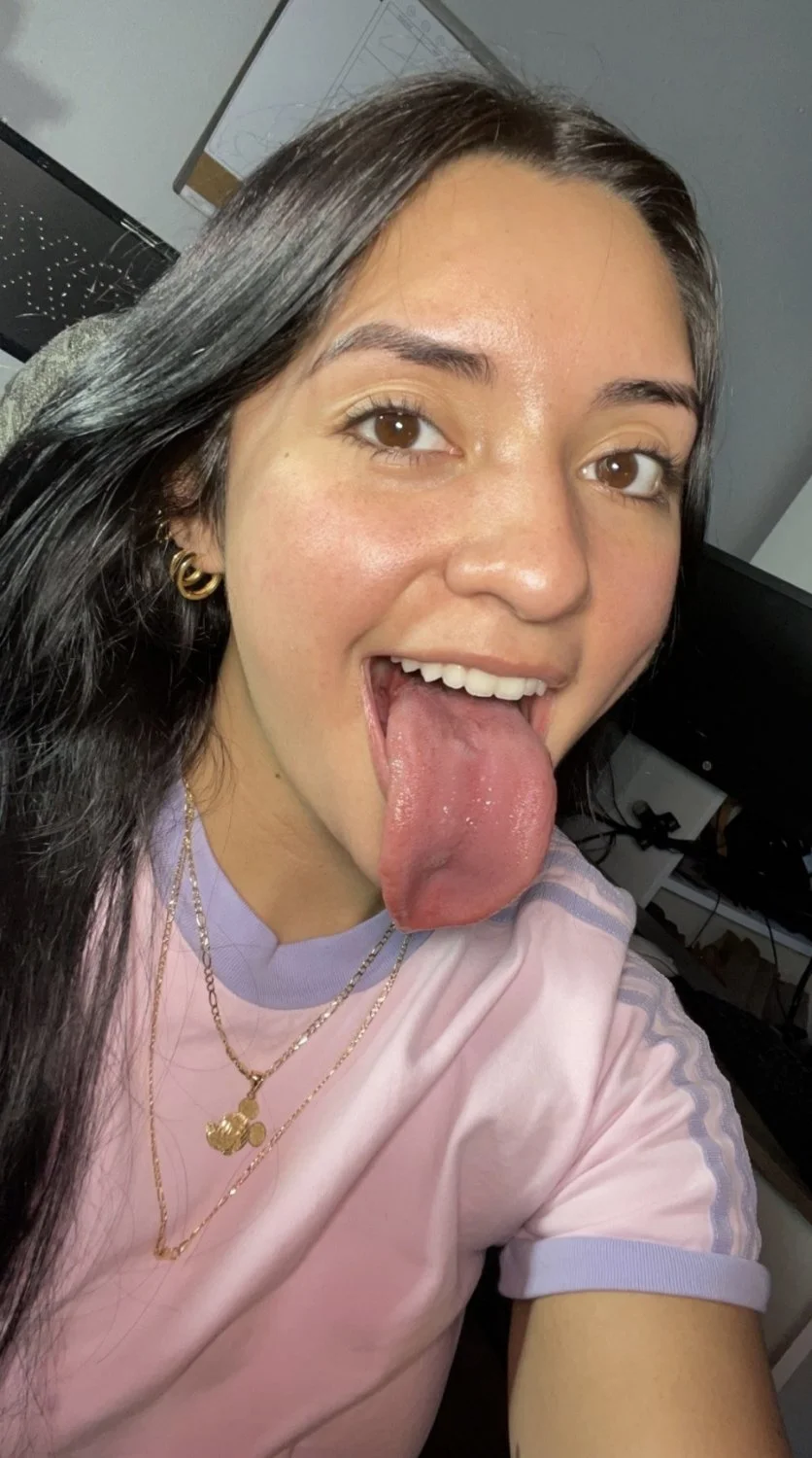 Gorgeous latina with an incredible tongue is begging to get throatfucked image 28
