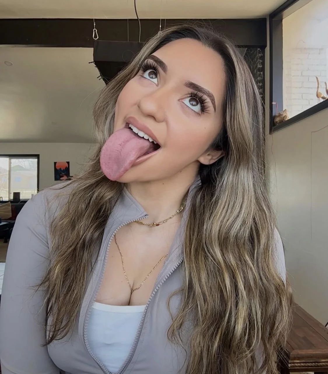 Gorgeous latina with an incredible tongue is begging to get throatfucked image 45