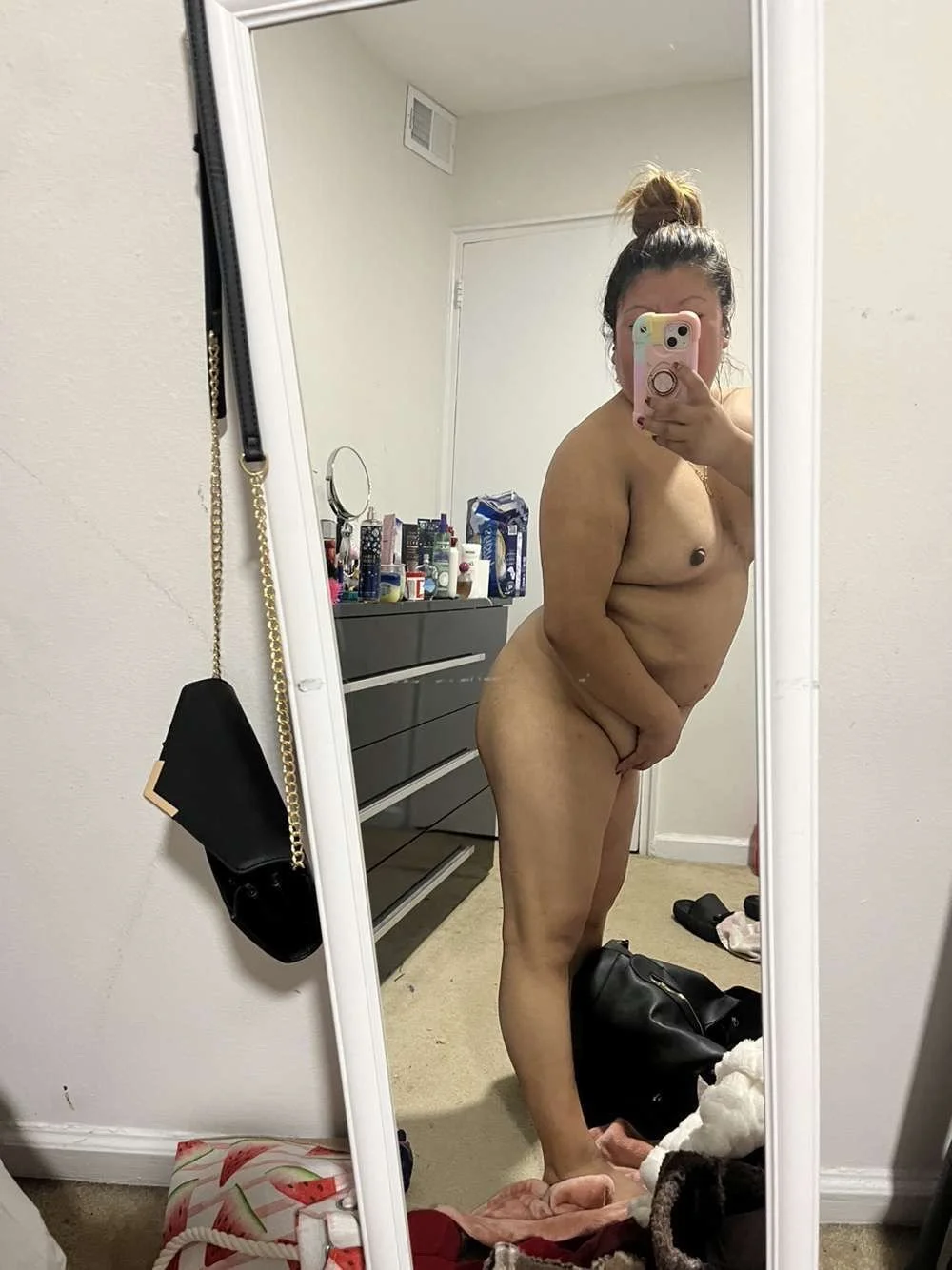 Guatemalteca desnuda image 11