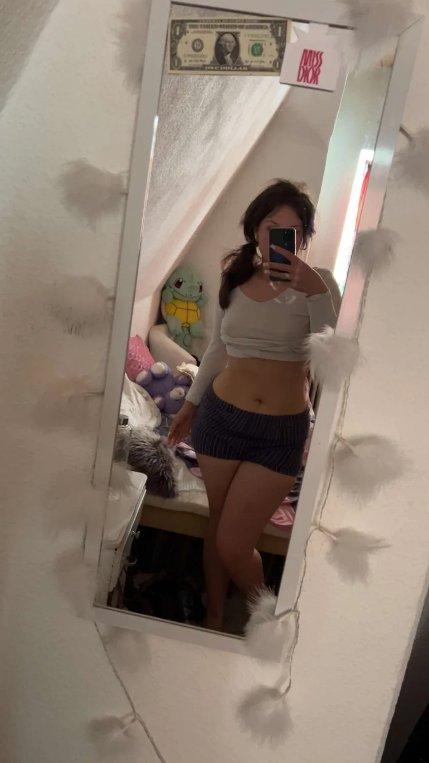 German Teen Élaine image 3