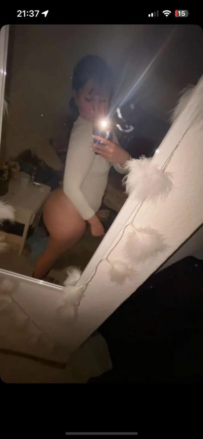 German Teen Élaine image 4