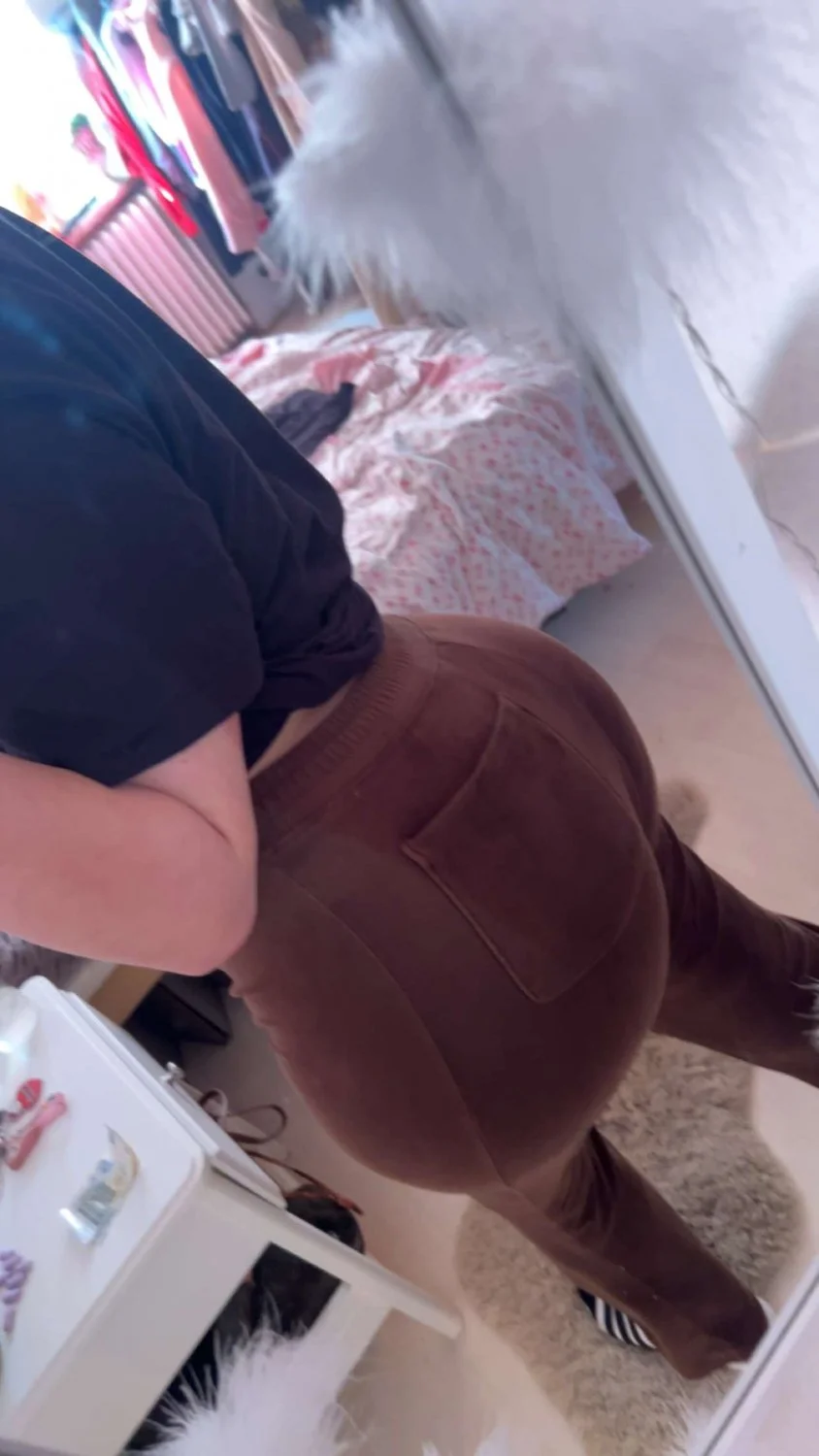 German Teen Élaine image 6