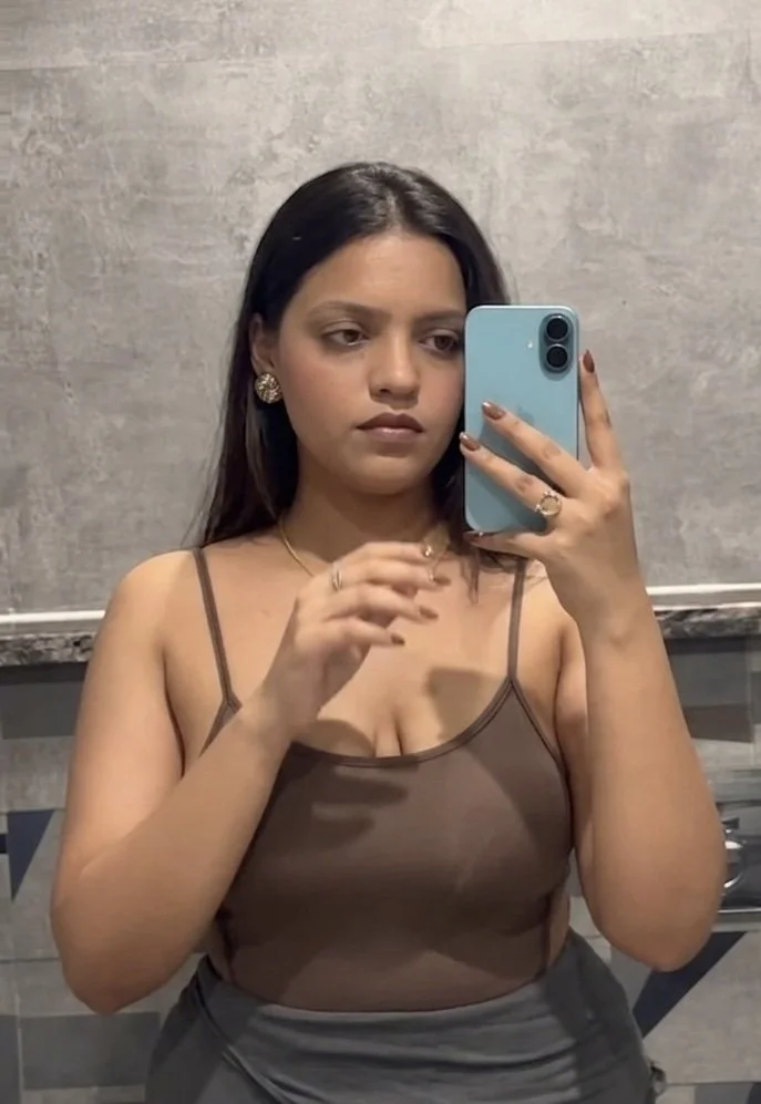 Indian baddie dusky simran with her face viral live stream image 15