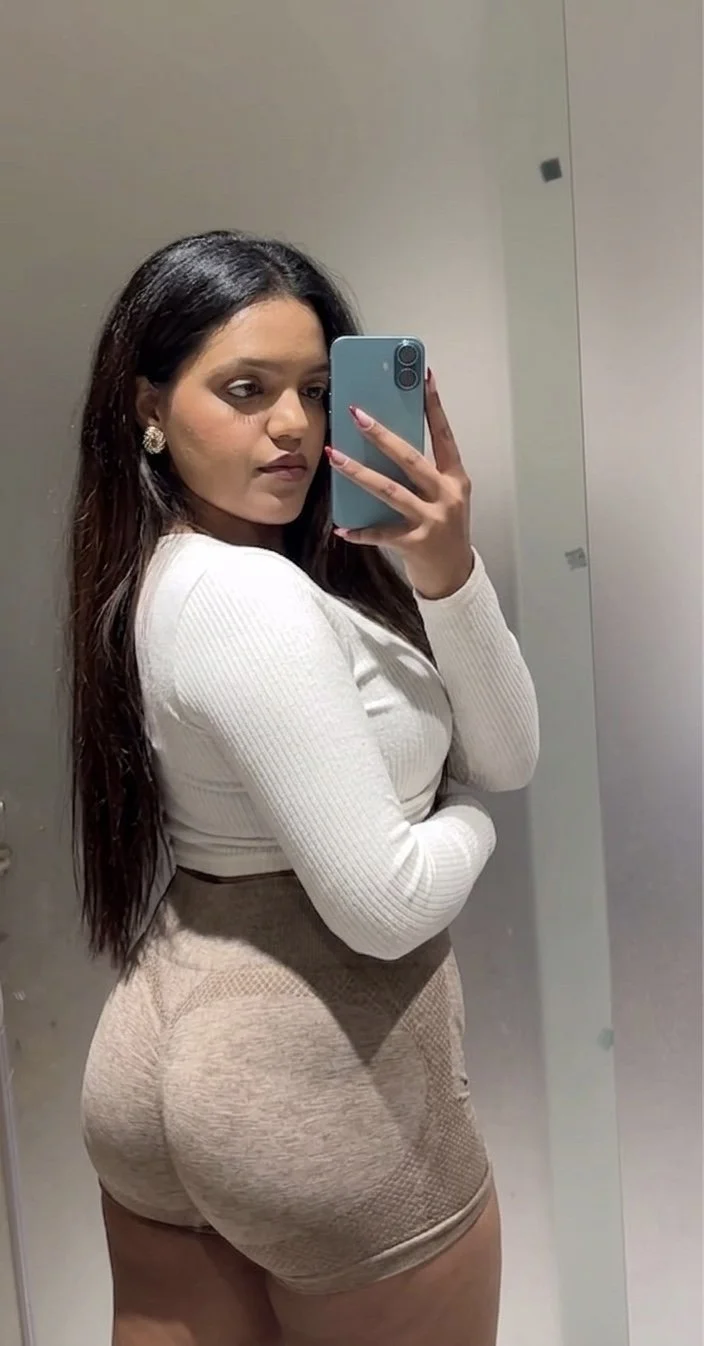 Indian baddie dusky simran with her face viral live stream image 8