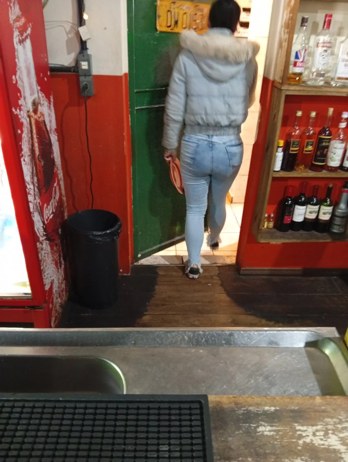 Voyeur da atendente rabuda image 8