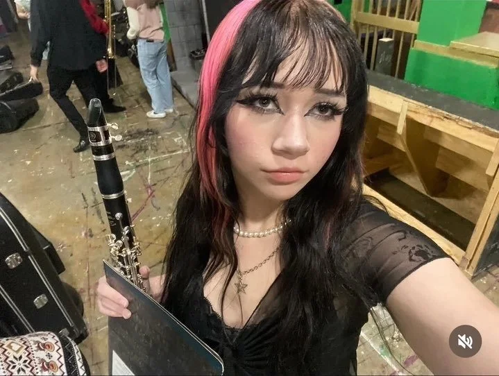 Gothic teen wants to see you Trib her in dm. image 2