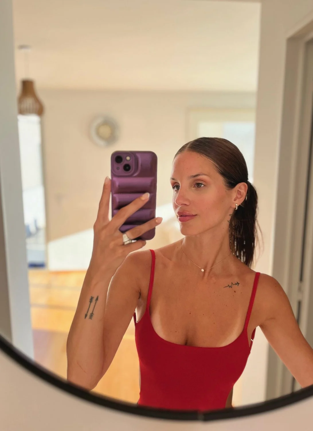 Out of office, in full vacation mode main image