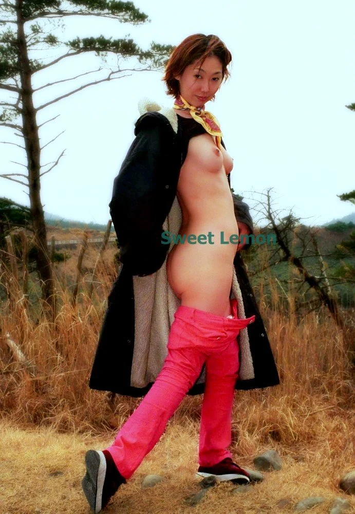 Japanese amateur milf 73 image 21