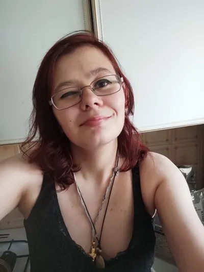 Esposa milf teniendo sexo casero con su marido cover image