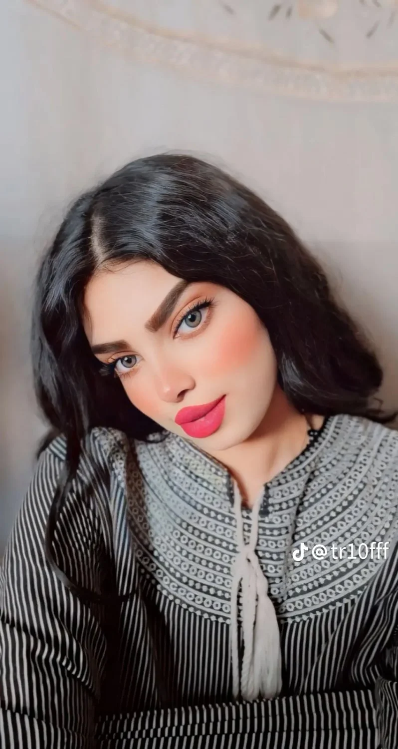 Beautiful brunette Arab girl, hot model image 16