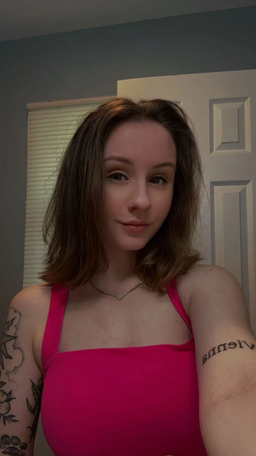 Big booty nympho wants her cunt gaping wide open image 7