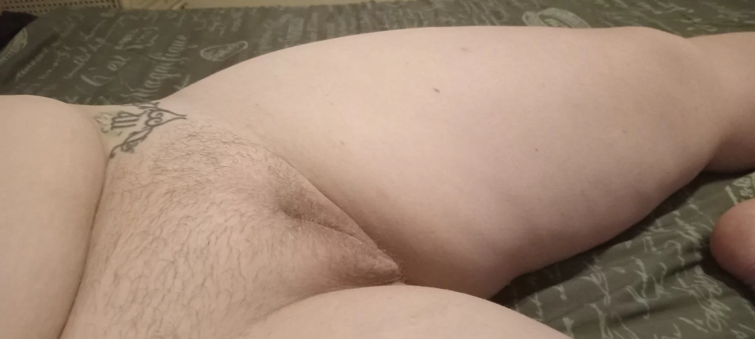 I was bored so I took a few pics of the wife during the week.do you like?would you fuck her.? image 19