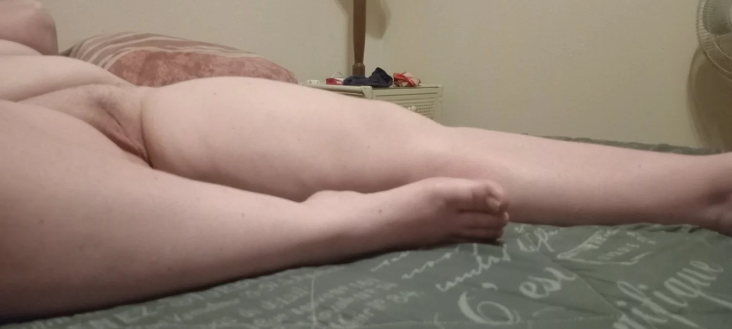 I was bored so I took a few pics of the wife during the week.do you like?would you fuck her.? image 23