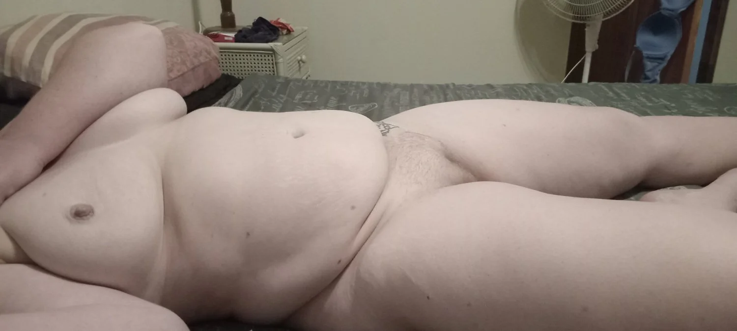 I was bored so I took a few pics of the wife during the week.do you like?would you fuck her.? image 30