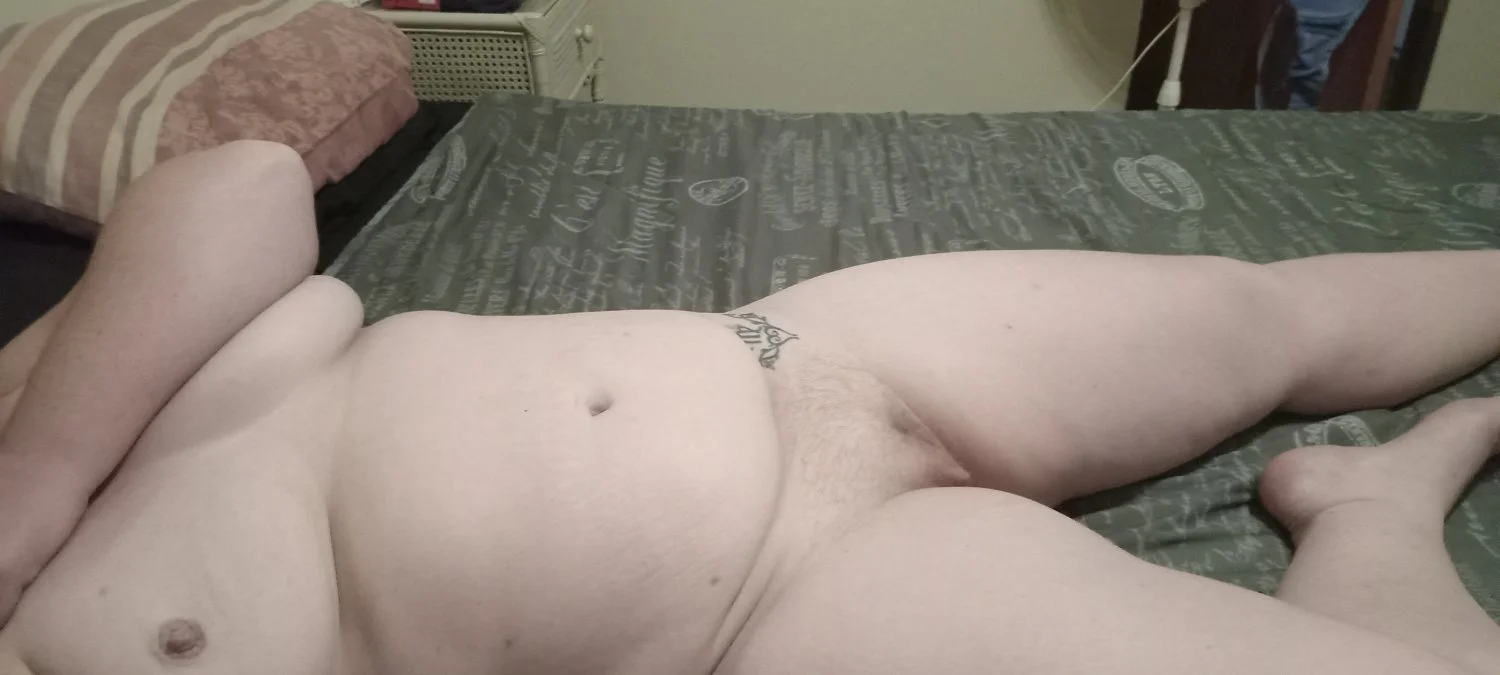 I was bored so I took a few pics of the wife during the week.do you like?would you fuck her.? image 31