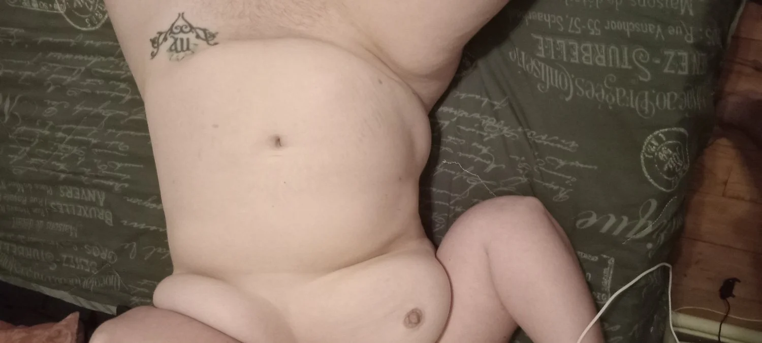 I was bored so I took a few pics of the wife during the week.do you like?would you fuck her.? image 38