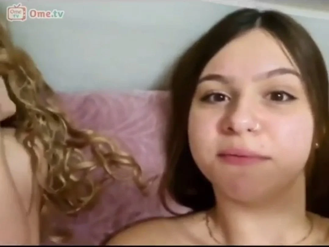 novinha se assustou vendo a rola do dotado em live image 1