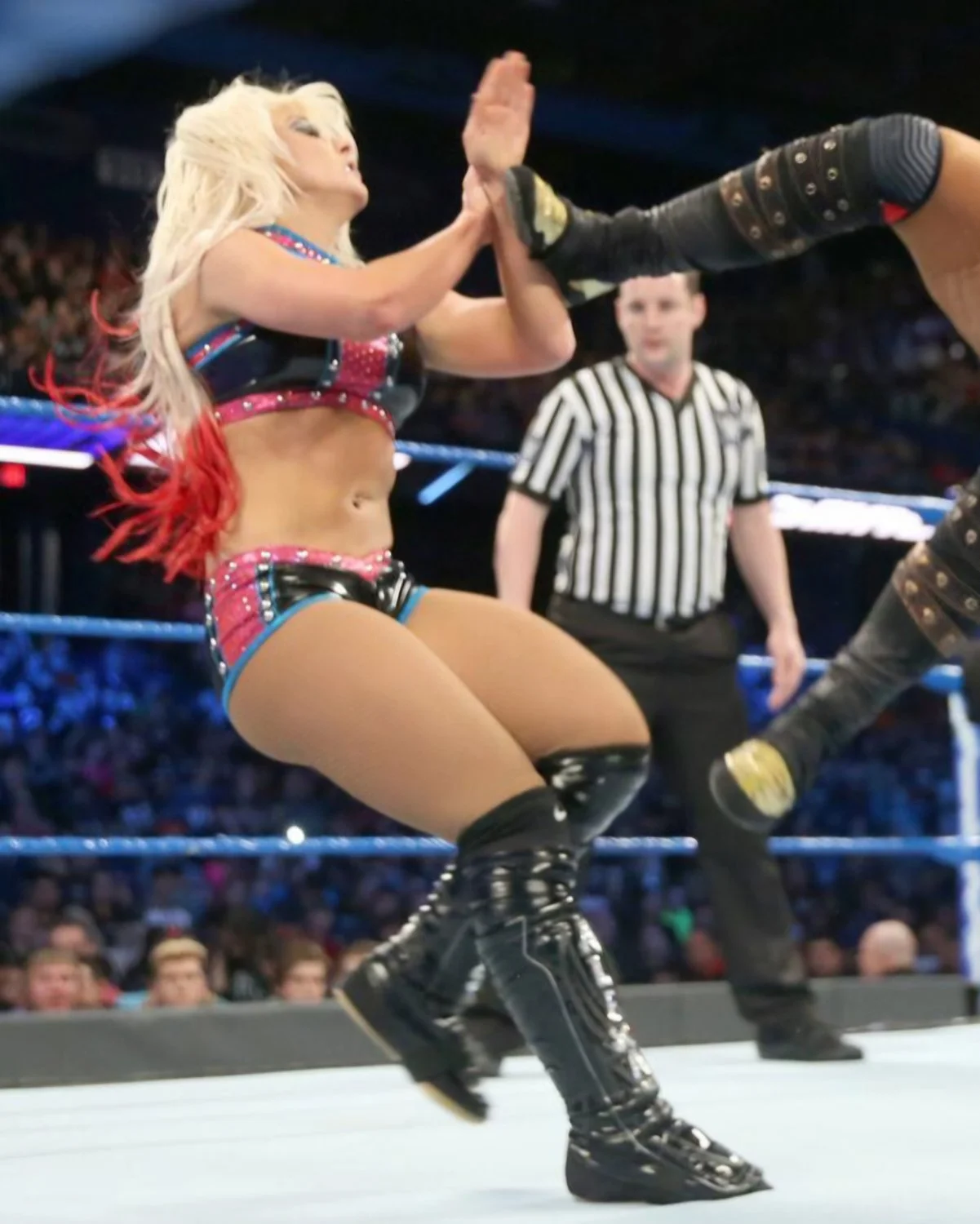Los Muslos Gruesos de Alexa Bliss🥵cuando los muslotes de Alexa eran más gruesos que su abdomen🔥💦 image 10