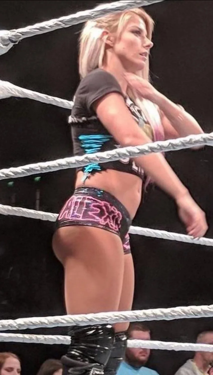 Los Muslos Gruesos de Alexa Bliss🥵cuando los muslotes de Alexa eran más gruesos que su abdomen🔥💦 image 23